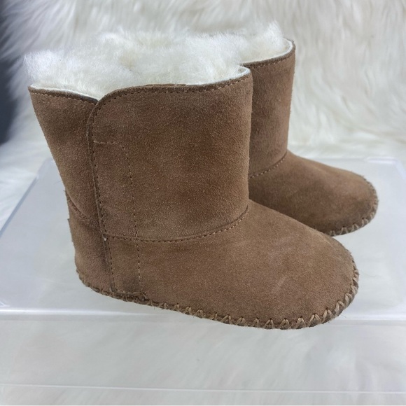 UGG CADEN  SUEDE CHESTNUT BOOTS SIZE 04/05 - Picture 2 of 9